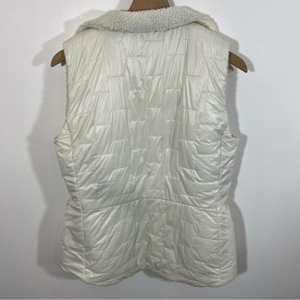 Women’s Helly Hansen reversible Lifaloft vest | Size M - Picture 7 of 15